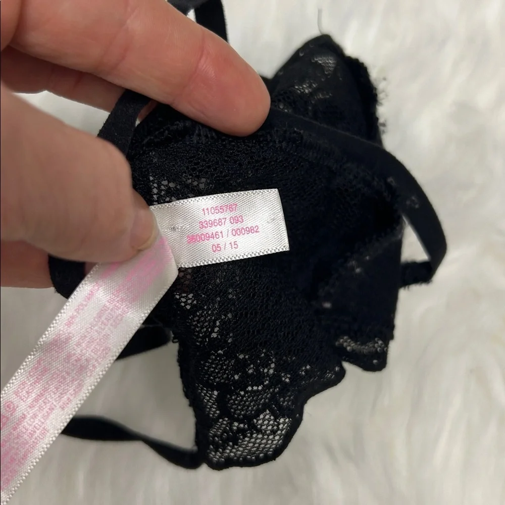 2015 PINK Victoria's Secret Extra Low Rise V String Thong Panty M